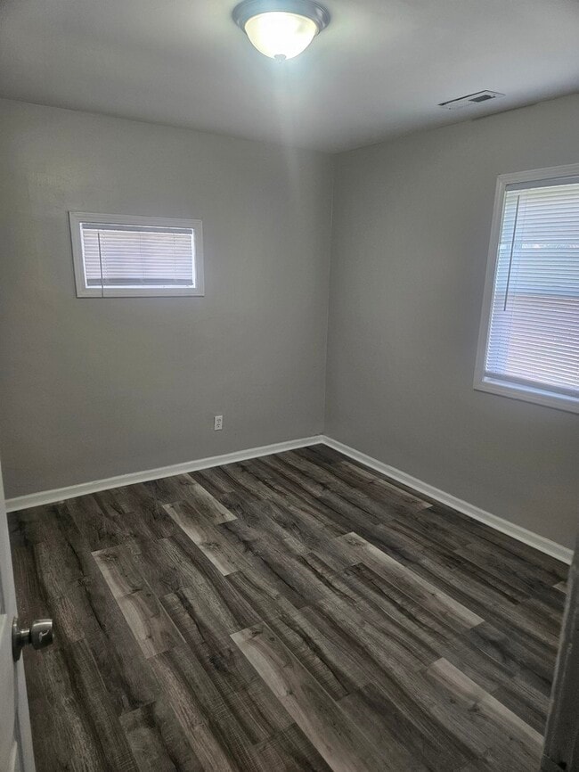 Building Photo - Newly rehabbed home