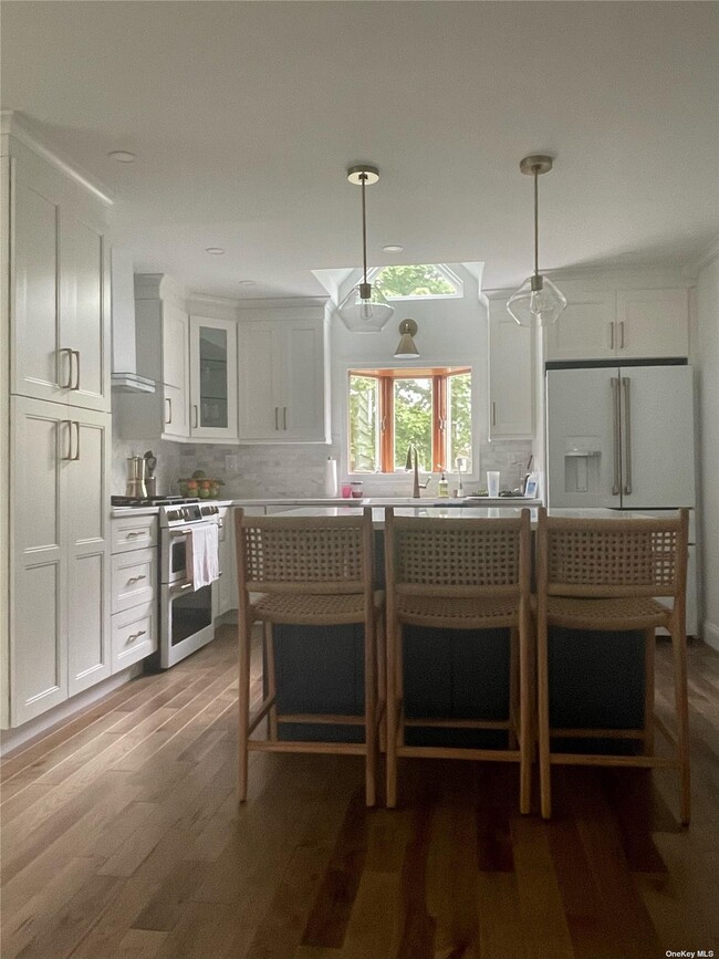 Foto del edificio - 255 Maple Ct