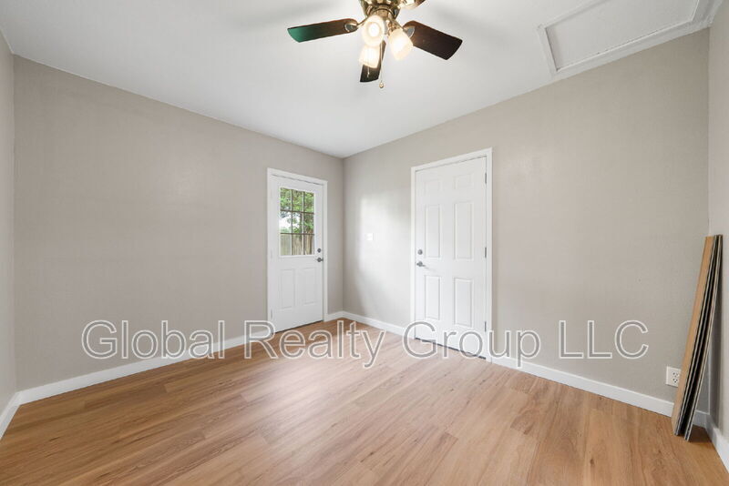 Primary Photo - 385 W Faust St