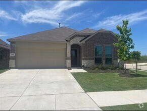 Building Photo - 3521 Kingsview Dr