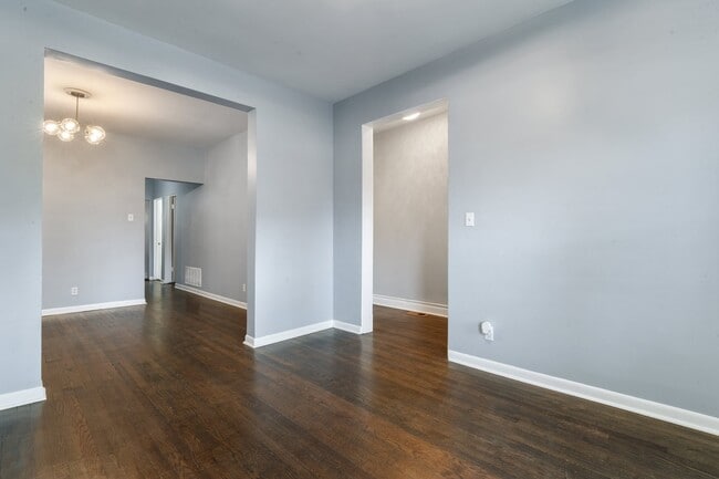 Building Photo - 6349 S St Lawrence Ave