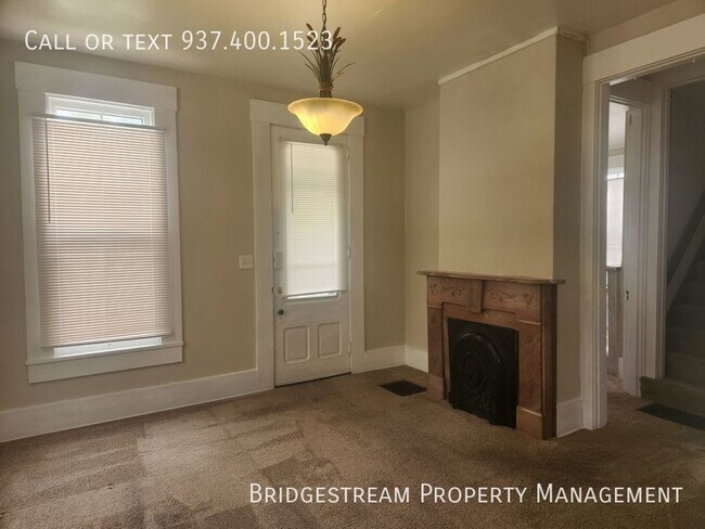 Building Photo - Beautiful historic 2-story home with 3 bed...