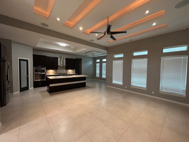 Building Photo - 4105 Lake View Dr