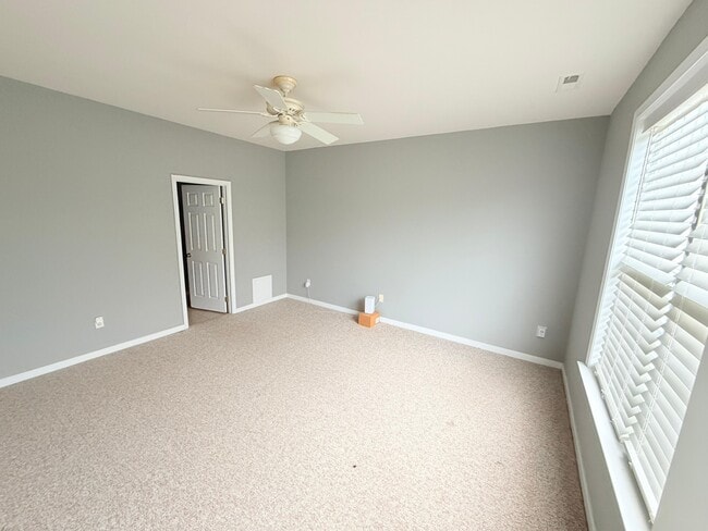 Building Photo - 850 Parkland Pl