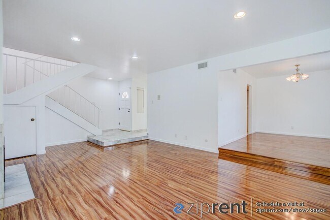 Building Photo - 5605 S La Cienega Blvd