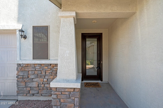 Building Photo - 209 Roadrunner Dr