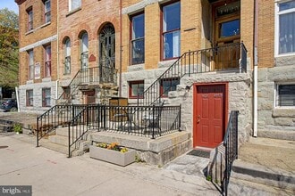 Building Photo - 1625 St Paul St