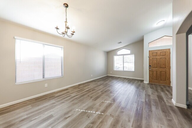 Foto del edificio - 22039 N 107th Dr