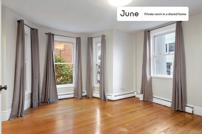 Foto del edificio - Private bedroom in 2 bed/1.5 bath Home