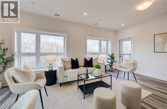 Building Photo - 1100 Lackner Pl