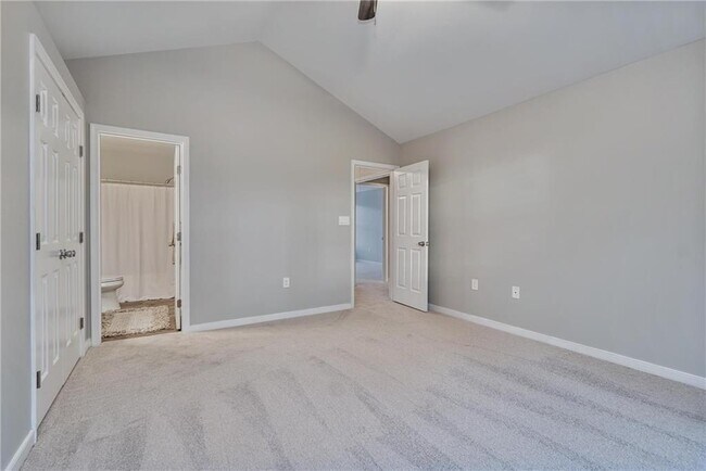Building Photo - 7025 Pine Orchard Ct