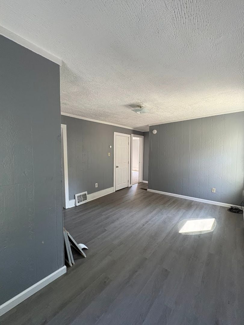 686 Sumner St Akron, OH 44311 – photo 5