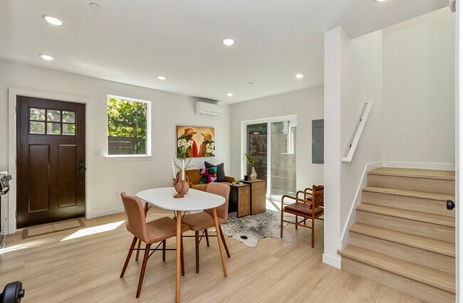 Foto del edificio - 832 S Sullivan St