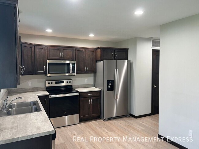 Foto del edificio - 3 Bedroom 2.5 Bathroom Townhome