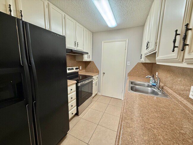 Foto del edificio - 3-bed/2-bath near Paluxy/Grande!