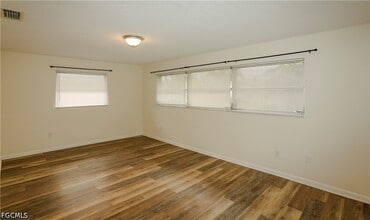 Building Photo - 5654 Eichen Cir