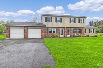Building Photo - 9395 Pine Grove Ln