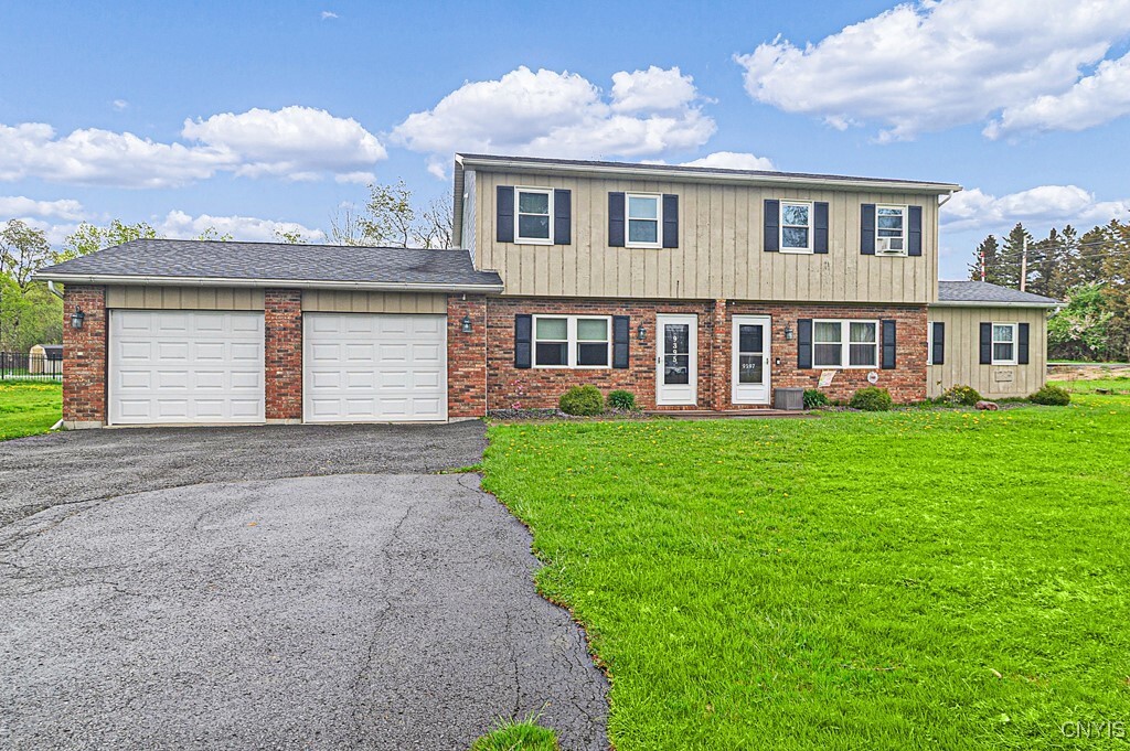 Foto principal - 9395 Pine Grove Ln