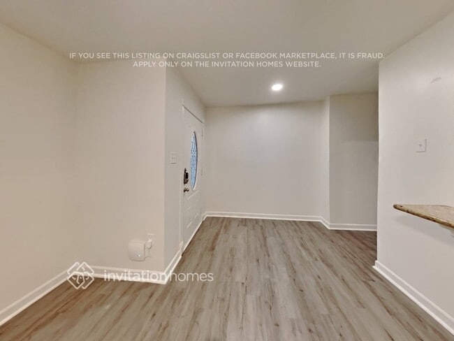 Building Photo - 10527 Mills Walk Dr