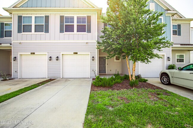 Building Photo - 10377 Benson Lake Dr