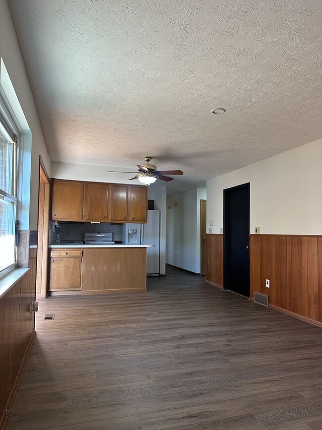 Foto del edificio - Welcome to this charming 3-bedroom, 2-bath...