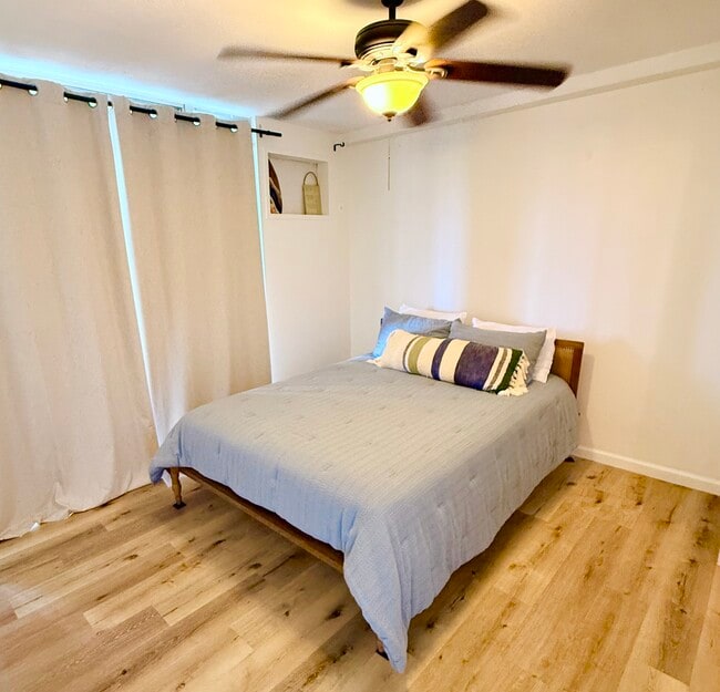 Building Photo - 1617 Clark St