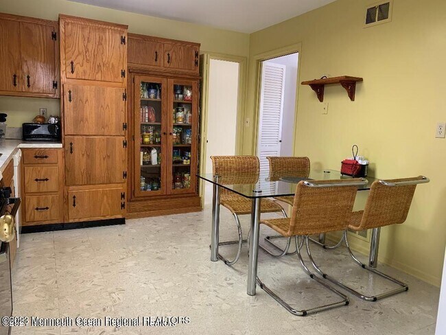 Foto del edificio - 503 Wildwood Rd