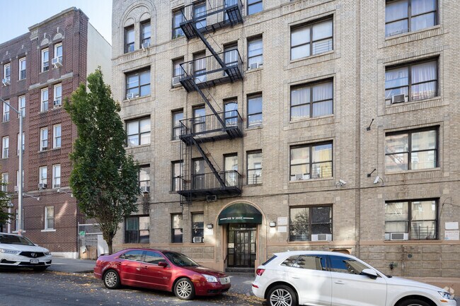 Foto del edificio - 608-612 W 189th St
