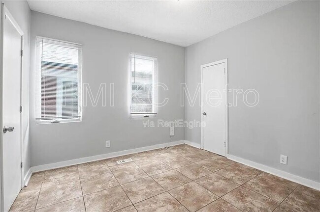 Foto del edificio - 3416 Anderson Ave
