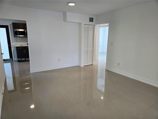 Foto del edificio - 323 SW 31st Ct