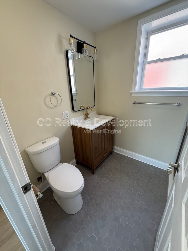 Foto del edificio - 4652 N St Louis Ave