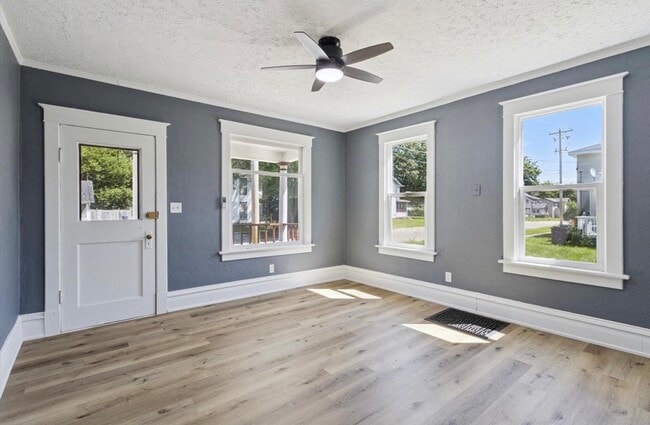 Foto del edificio - 1115 Laurel Ave