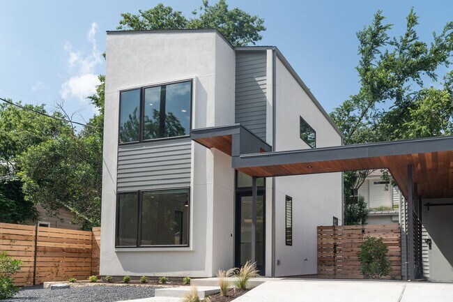 Building Photo - 2501 S 6th St