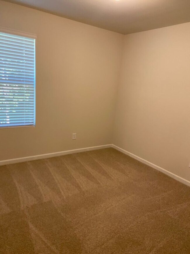 Building Photo - Single Family home in Statesville!! 4bed/2...