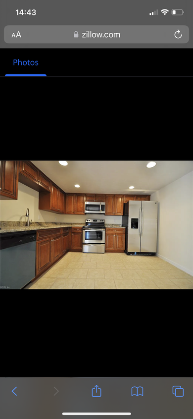Primary Photo - 815 S Buckingham Ct