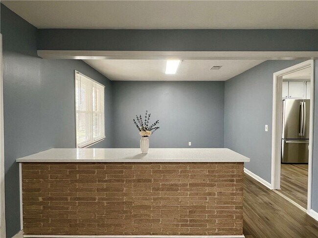 Foto del edificio - 1112 Mealor Rd