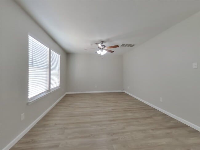 Building Photo - 20705 Patriot Park Ln