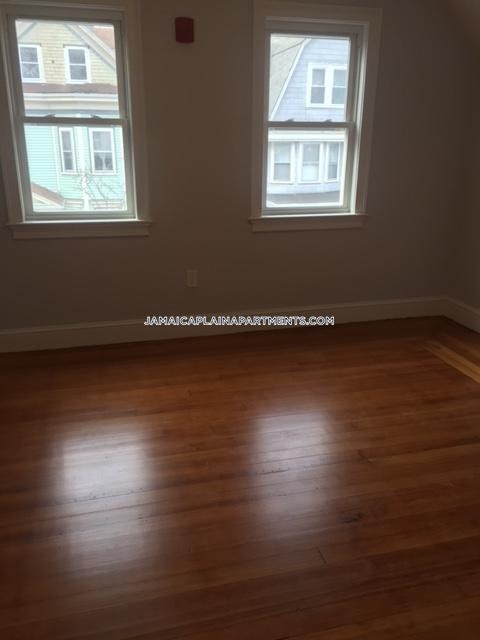 Foto del edificio - 74 Weld Hill St