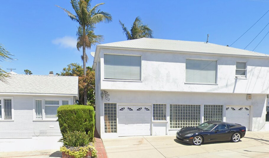 Front of unit - 1029 Aviation Blvd