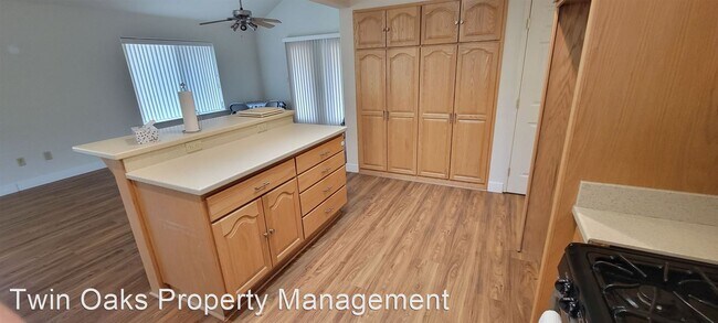 Foto del edificio - 3 br, 2 bath House - 2820 Johnson Rd