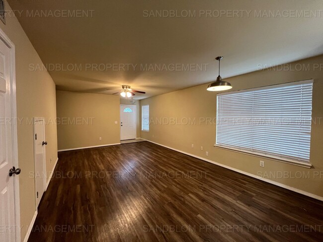 Foto del edificio - FOR LEASE | Sand Springs | $875 Rent | 2 B...