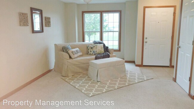 Foto del edificio - 18308 Barrington Dr