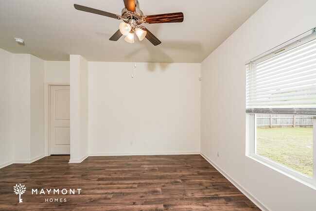 Foto del edificio - 5689 Timber Leaf Lp