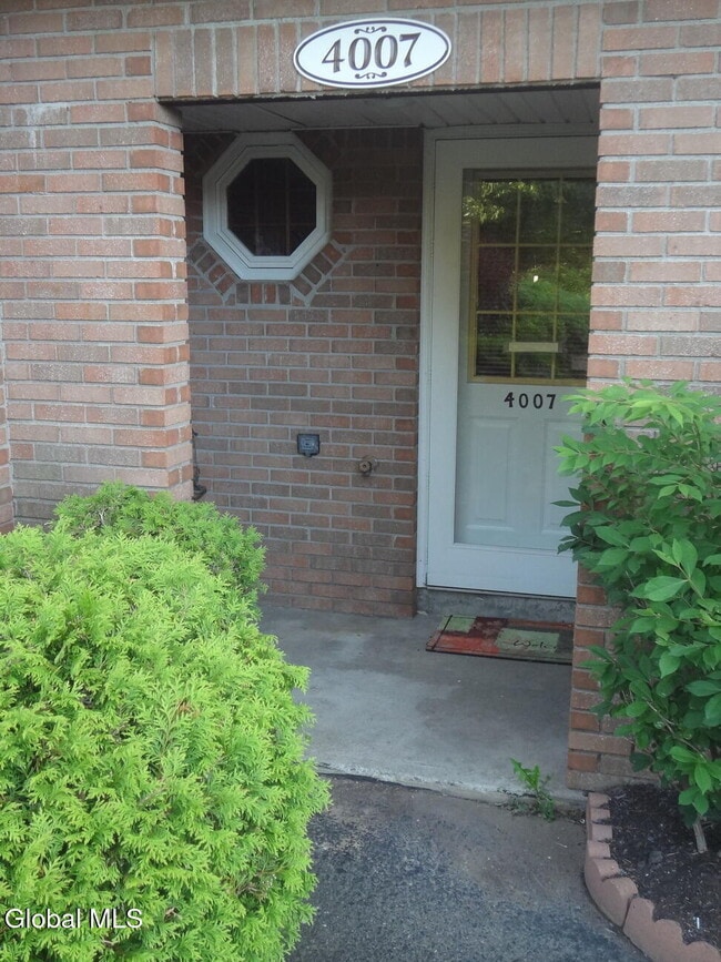 Building Photo - 4007 Chaucer Pl