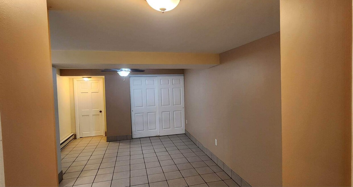 289 10th St Unit 1st FLoor, Troy, NY 12180 Apartments in Troy, NY