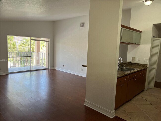 Building Photo - 10630 SW 157th Ct