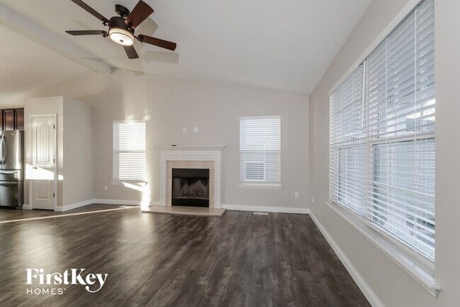 Building Photo - 1017 Sweet River Dr