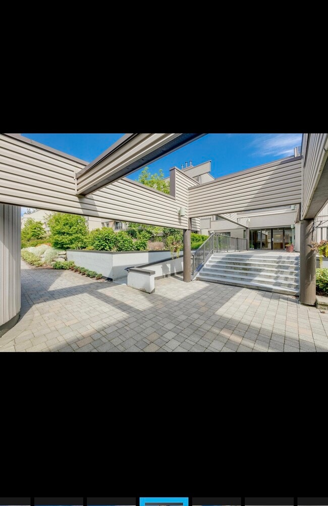 Building Photo - 15275 19 Av