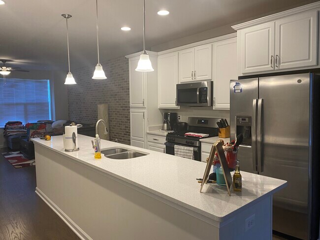 Foto del edificio - 7125 Masonry Aly