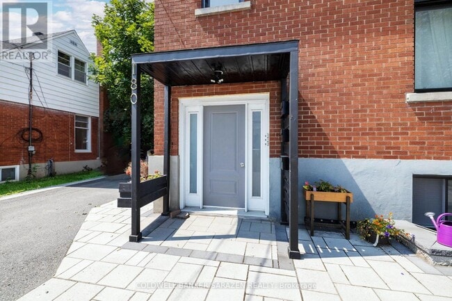 Building Photo - 180 Woodroffe Ave